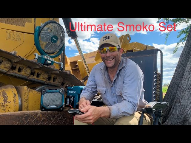 Makita Bluetooth Speaker DMR203 - YouTube