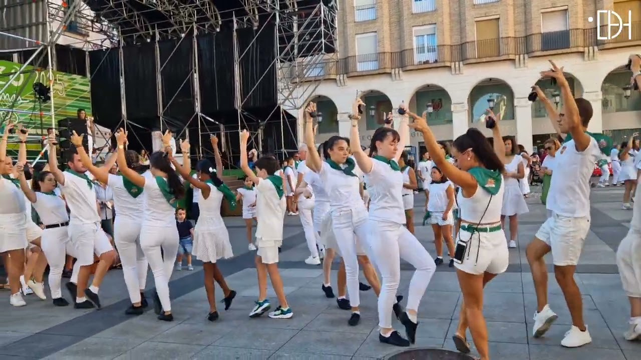 Huesca baila la jota de San Lorenzo