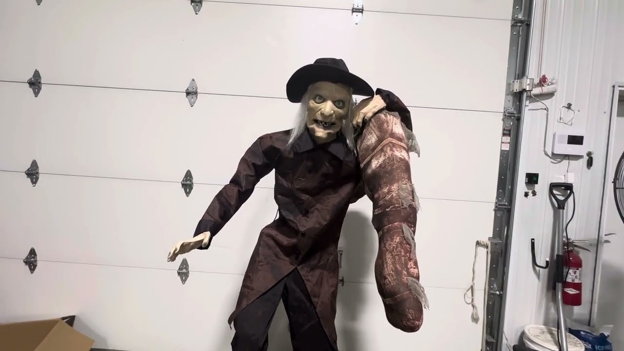 Sideshow Reviews: Morris Costumes 2024 SVI Grave Robber