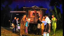 Siti Nordiana & Syura - Hari Ini Hari Raya (Official Music Video) - Durasi: 4:26. Siti Nordiana & Syura - Hari Ini Hari Raya (Official Music Video) - Durasi: 4:26.