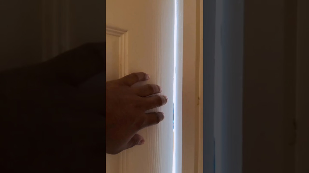 Clean Minimalist Desk Setup 2025 💻 Aesthetic & Productive Workspace | 