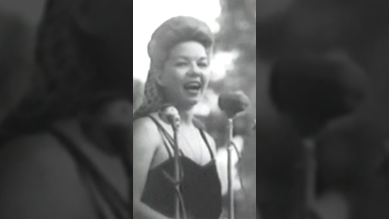 Artists Performing for Soldiers Overseas | WWII