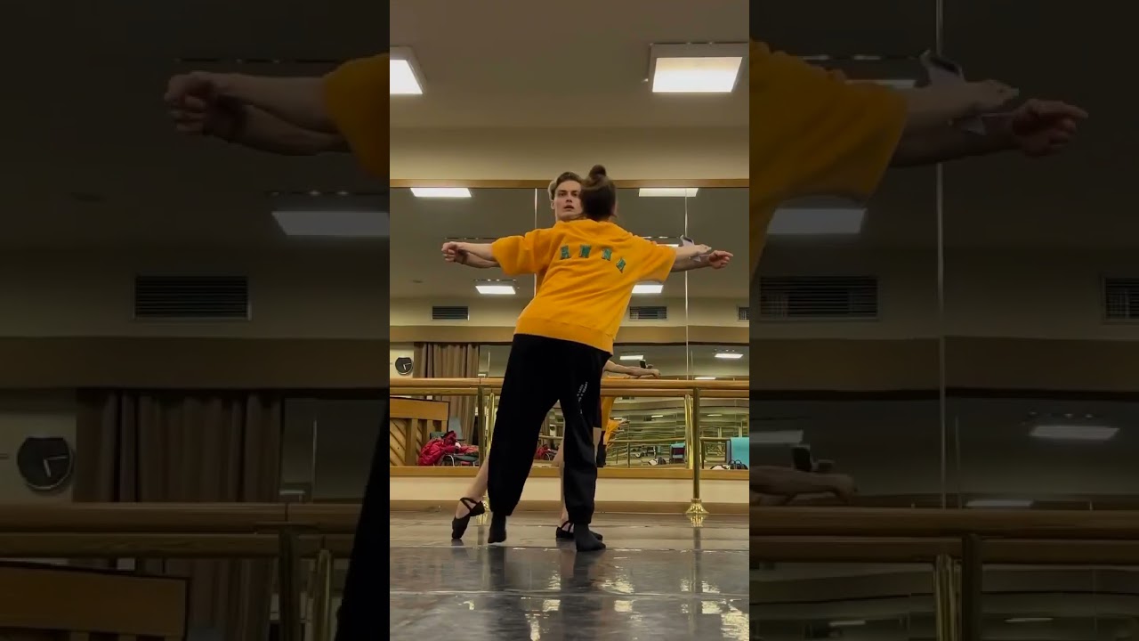 За кулисами 