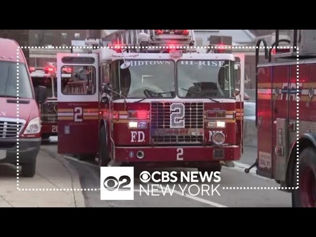 4 Injured Including Firefighter In Manhattan High Rise Fire Fdny Says
