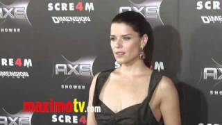 NEVE CAMPBELL at "SCREAM 4" Premiere