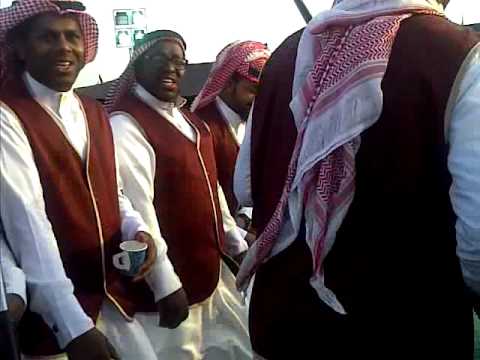 امس الضحى شرفت انا في راس رجم امنيف اداء فرقة الطرف بالاحساء بقيادة بو صبار