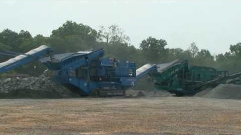 Mobile crushing & screening equipment @ quarry