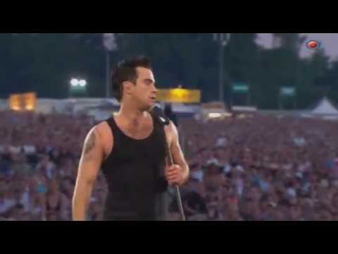 Robbie Williams - "Me and my monkey" (Live @ Knebworth)