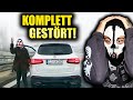 Er STEIGT MITTEN auf der AUTOBAHN AUS! 😱