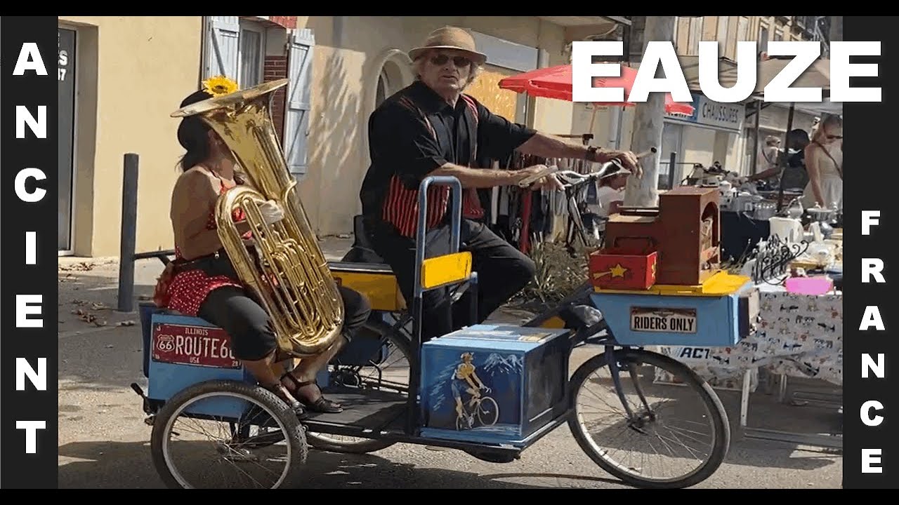 Eauze - ancient town, medieval houses, street market and cathedral.  Eauze est une belle ville