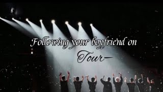 Following your boyfriend on tour - FINALE ~ Hyunjin imagine *wear headphones* 🎧