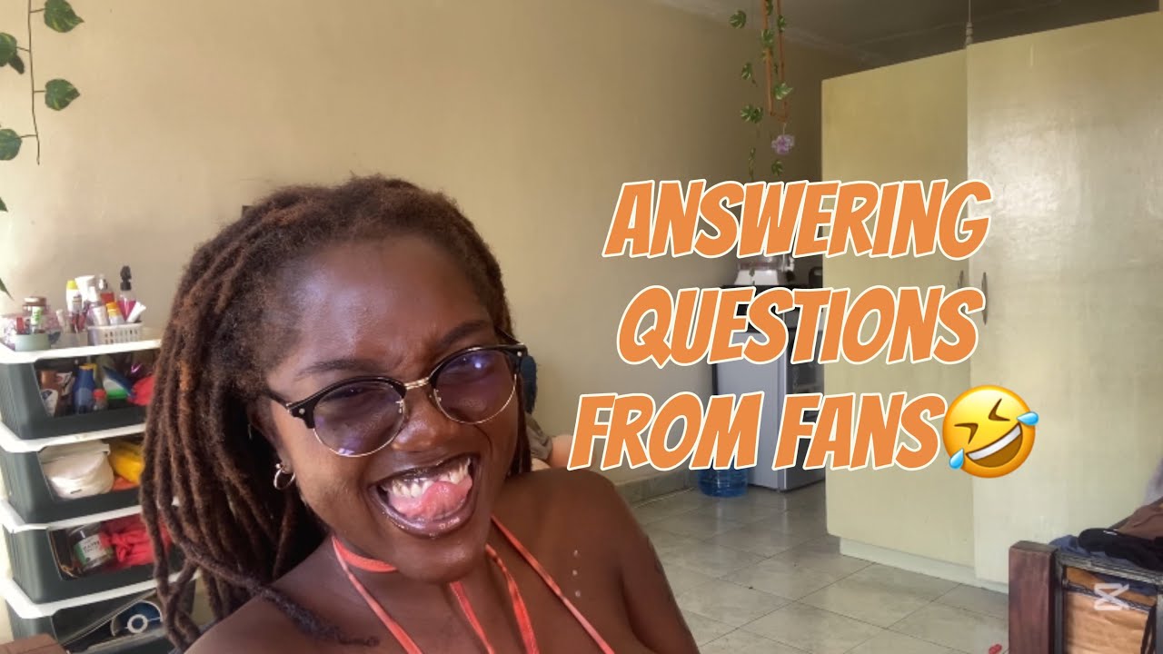 Reading fan mail😂