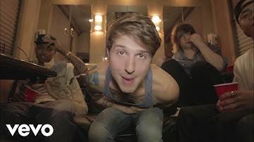 Hot Chelle Rae - I Like It Like That ft. New Boyz