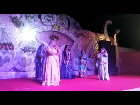 Masi Rani Sangeet dance #mumma, badi mumma,masi ... rani beti - YouTube