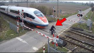 Tren Çarpmasından Sani̇yelerle Kurtulan En Şanslı İnsanlar