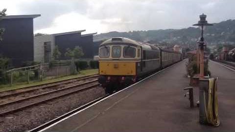 Class 33 (D6575) Starting Up with Thrash and Clag - W.S.R - 11/06/16