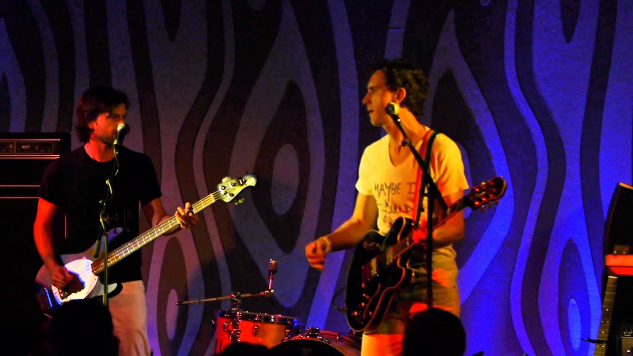 Lost Lander - Kangaroo (Live on KEXP) auf YouTube ansehen Lost Lander - Kangaroo (Live on KEXP) auf YouTube ansehen