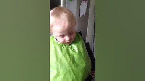 Tired little boy / Carl er træt