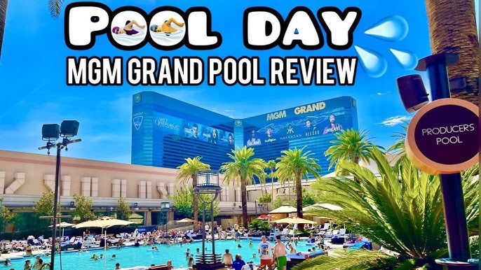 10 Best Pools in Vegas