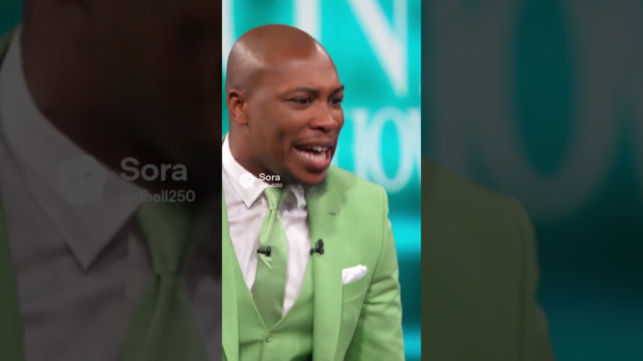 Гость ток-шоу приходит в восторг после объявления результатов.