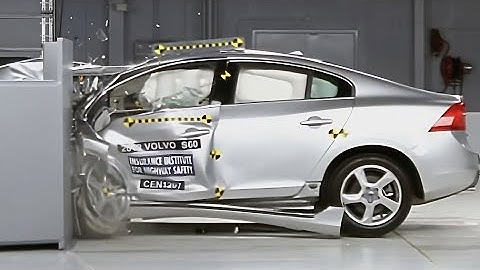2012 Volvo S60 driver-side small overlap crash test (extended footage)