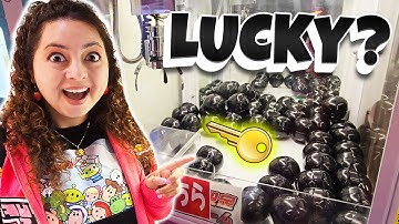 Lucky Mystery Black Ball Claw Machine! We FOUND a Key!