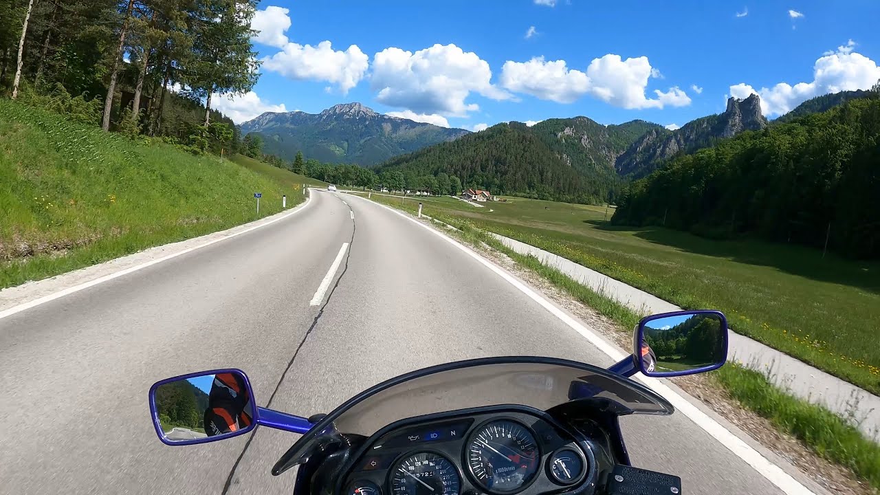 Exploring Austria with my 90's Kawasaki ZZR600 Bike