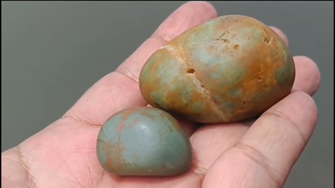 台灣西海岸玉石/海洗藍碧玉/2023/6/28/海邊開心撿石頭