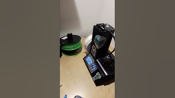 Monoprice Select Mini V2 3D Printer in action