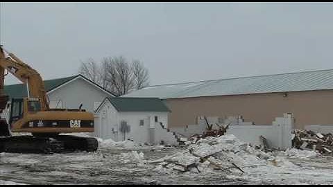 Demo of old bathroom music video Swift County Fair 2016