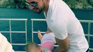ENRIQUE IGLESIAS MAKING HIS DAUGHTER LUCY LAUGH IS THE CUTEST THING YOU’LL SEE ALL DAY