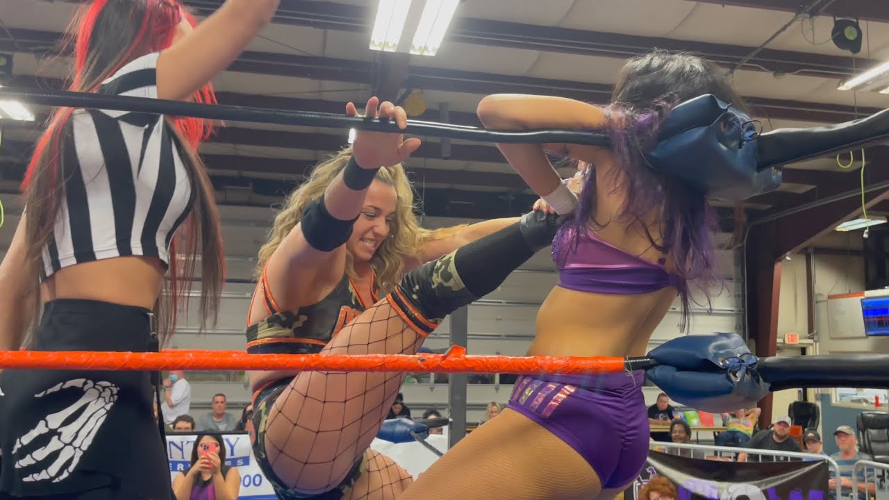 Ультра Вайолетт против Кристины Мари — Раунд 2 (Женская борьба) | CCW Payback