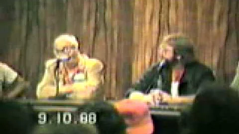 Horror Convention Fantacon 1988 clip with Forry......