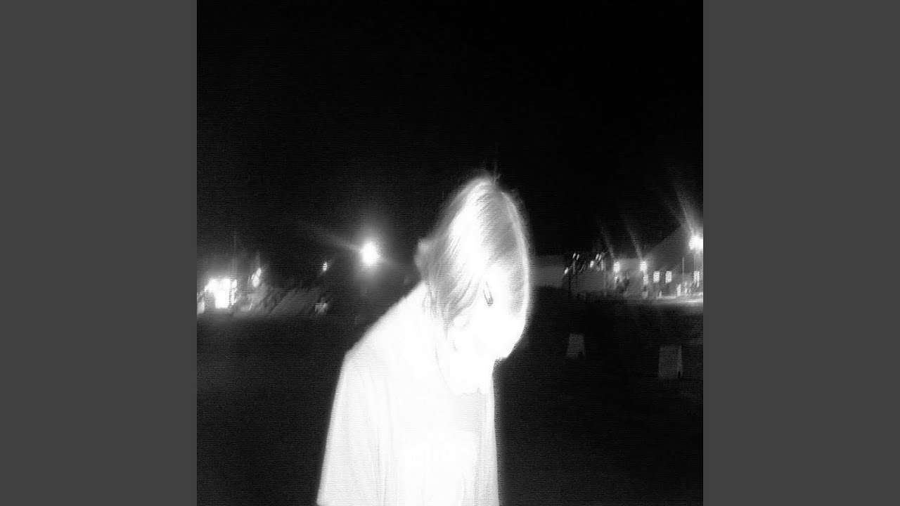在 YouTube 上观看 Cry Myself to Sleep