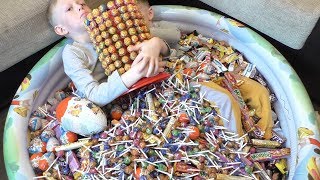 Candies. Water pool full of candies | Бассейн с конфетами | Bath time with sweets