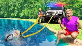 POND MONSTER CAPTURED! (ANIMAL CONTROL OFFICER TRAPS MYSTERY CREATURE HIDING IN SHARER FAM BACKYARD)