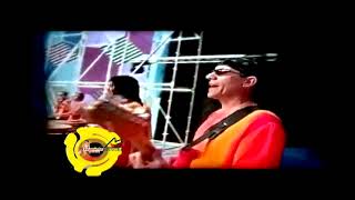 ESA CHICA - CALLE 8