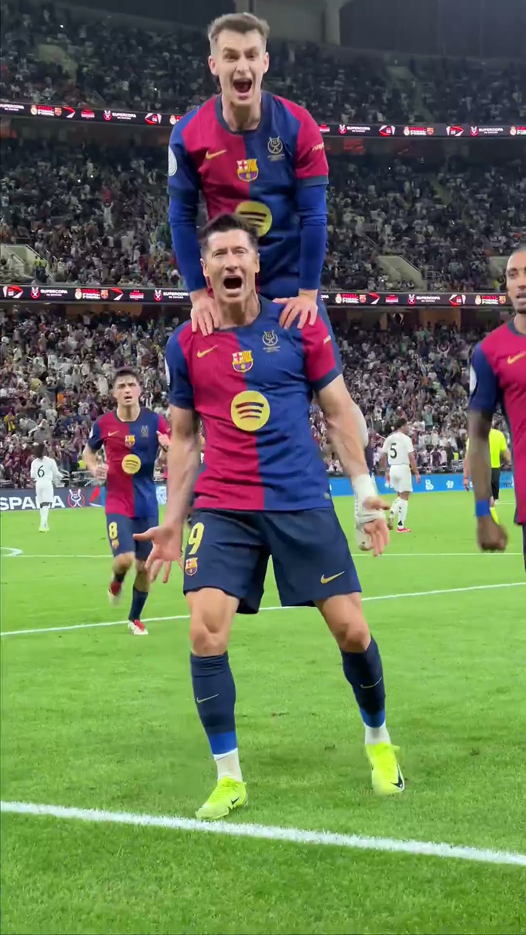 Lewy, Lewy, Leeeewy ✨? ?✨ #fcbarcelona #shorts