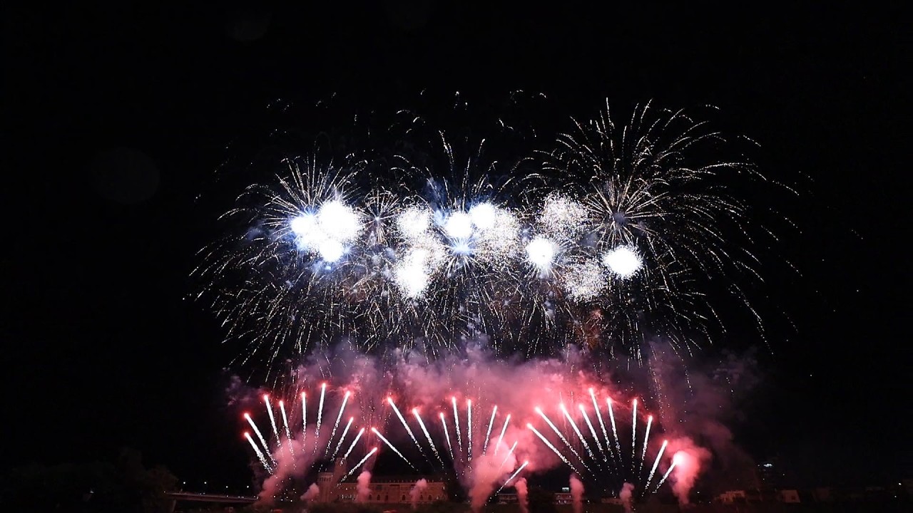 2024年8月1日 旭川夏まつり 花火大会 第72回道新納涼花火大会 - YouTube