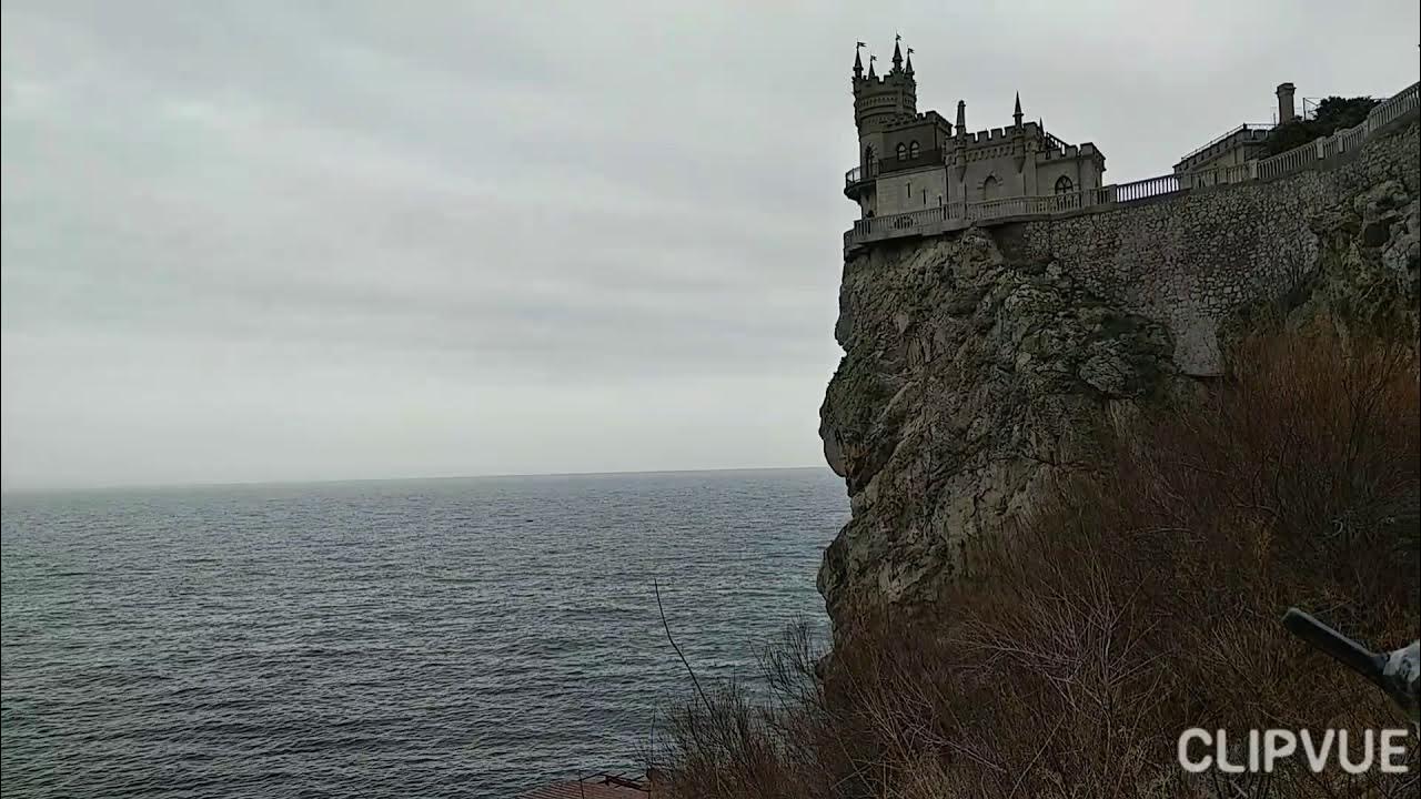 Ласточкино гнездо легенда. Легенда о ласточкином гнезде. Легенда о ласточкином гнезде. Ласточкино гнездо на памятник. Гаспра).