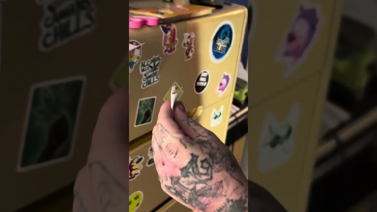 Wow FIRST TIME MAKING OIL OUT OF HASH WITH A HAIR STRAIGHTENER NOT GHE BIGGEST YEILD BUT FUN ENOUHH