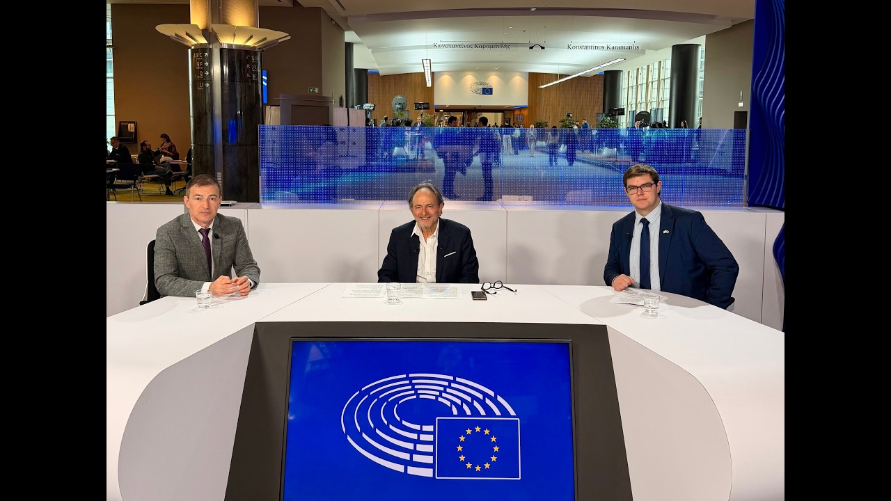 This month’s European Report looks at the recent rise of Jew hatred in Europe by focusing on two EU member states, namely the host country of the EU, that is Belgium, and one of the new EU countries, that is Bulgaria. 
Joining the program host Yossi Lempkowicz in the studio of the European Parliament in Brussels are Bulgarian MEP Andrey Kovatchev and Belgian Volker van der Molen who just completed the fifth edition of the ECI Young Leaders Academy.