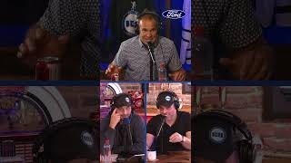 Voici les meilleurs moments de Gilbert Delorme à La Poche Bleue cette saison! 🎙️🤣