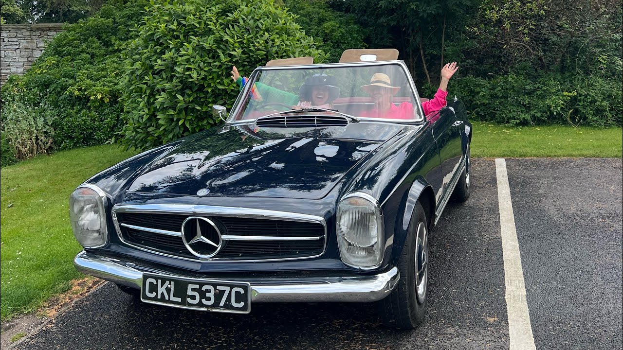 Мероприятие, посвященное 60-летию магазина Mercedes Pagoda w113 SL.