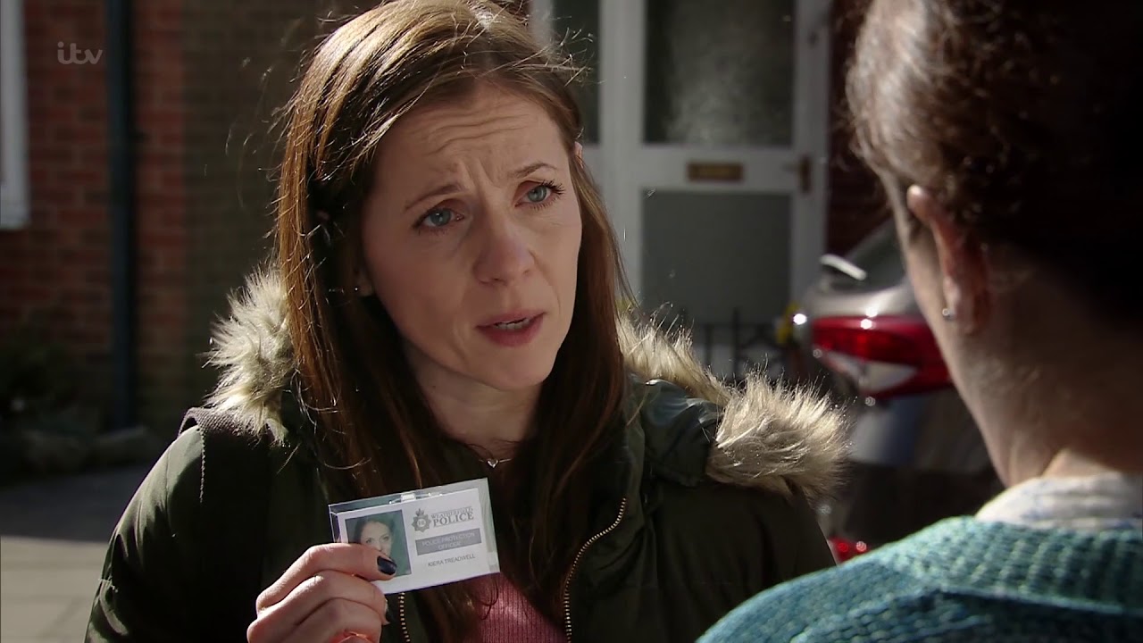Coronation Street - A Police Investigator Wants to Talk to Mary