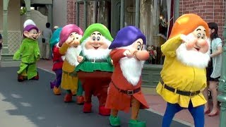 The Seven Dwarfs Has Come As Greeting Tokyo Disneyland