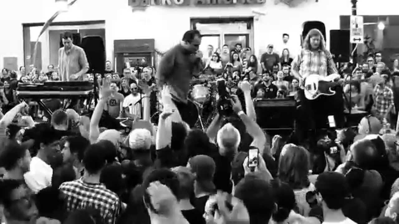 FUTURE ISLANDS: "Spirit" / "Seasons (Waiting On You)", Live @ HampdenFest 2014, 9/20/2014