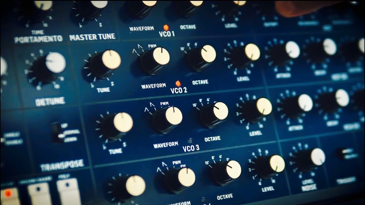 BEHRINGER MonoPoly Synthesizer Clone (Demo Jams)