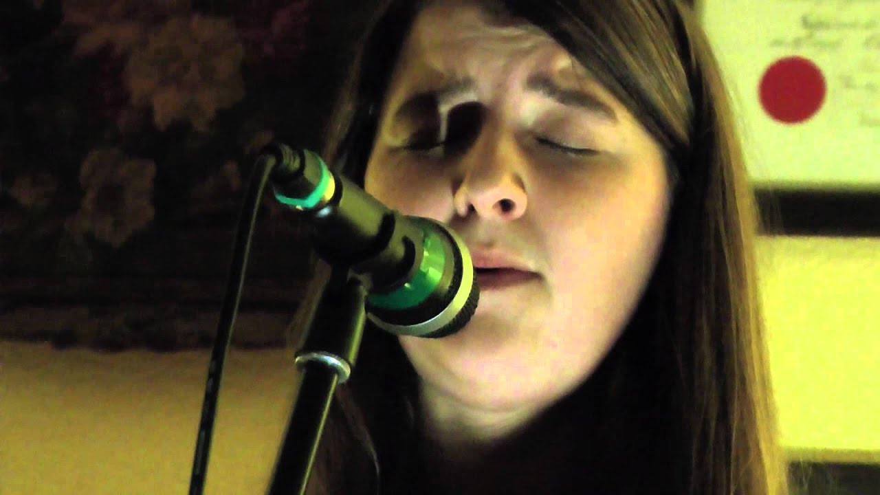 Leonie Evans - 'Swiftly' - Live at The Smugglers Sessions