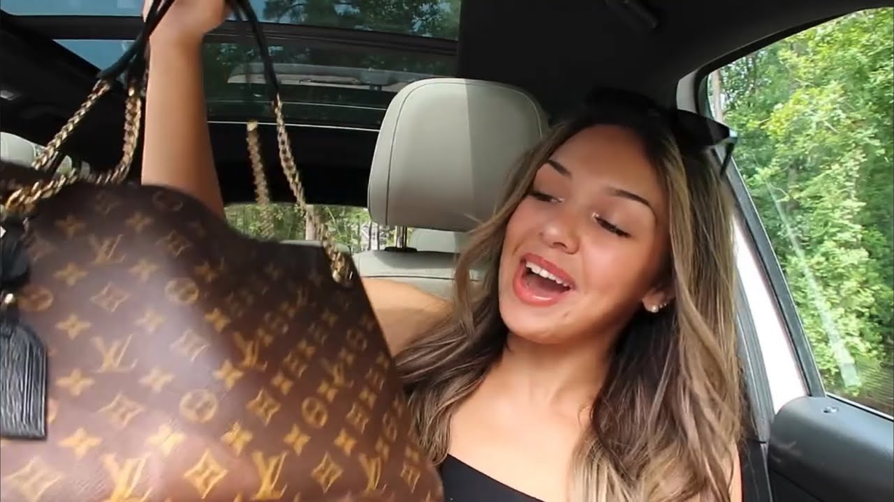 WHAT'S IN MY EVERYDAY BAG? | Louis Vuitton Surene MM